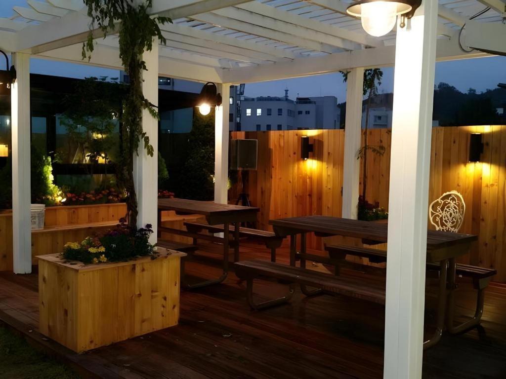 Myeongdong Mom House Hotel Seoul Exterior photo