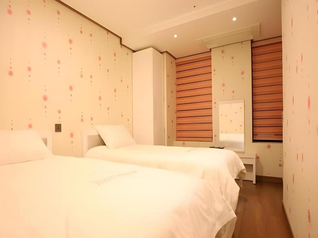 Myeongdong Mom House Hotel Seoul Exterior photo