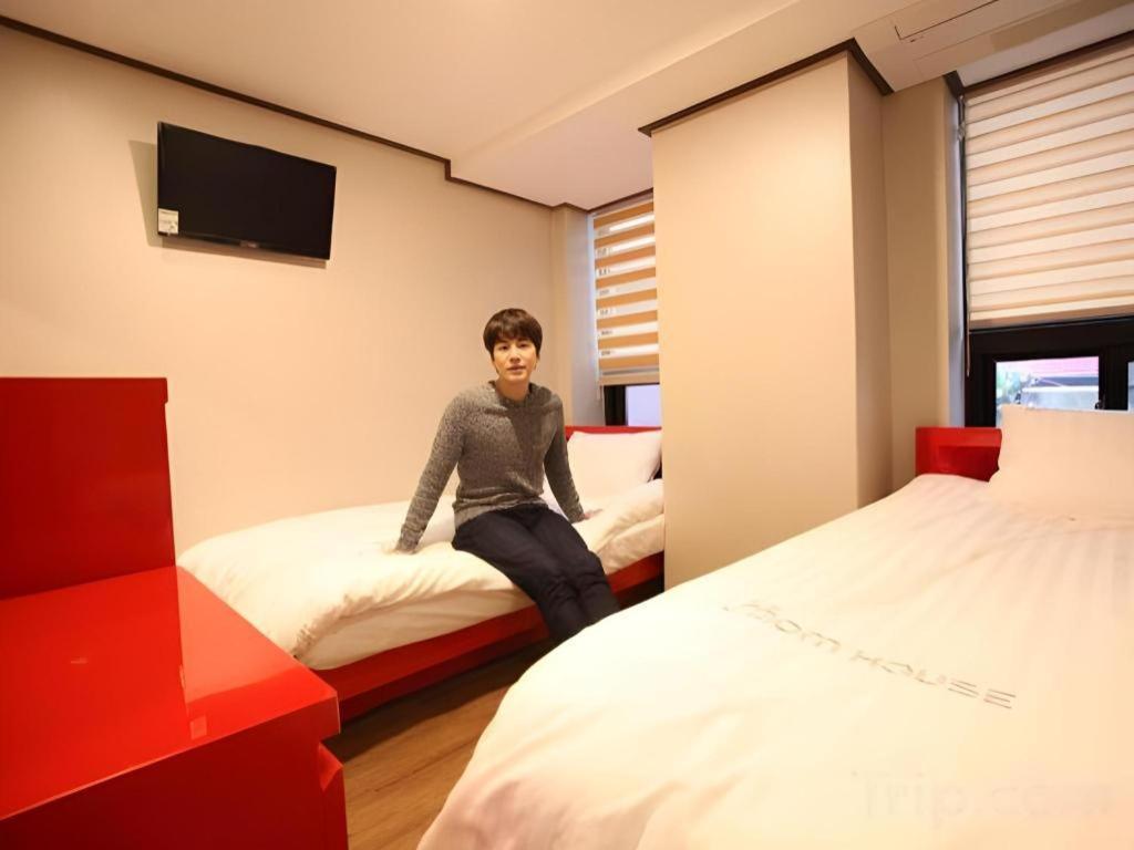 Myeongdong Mom House Hotel Seoul Exterior photo