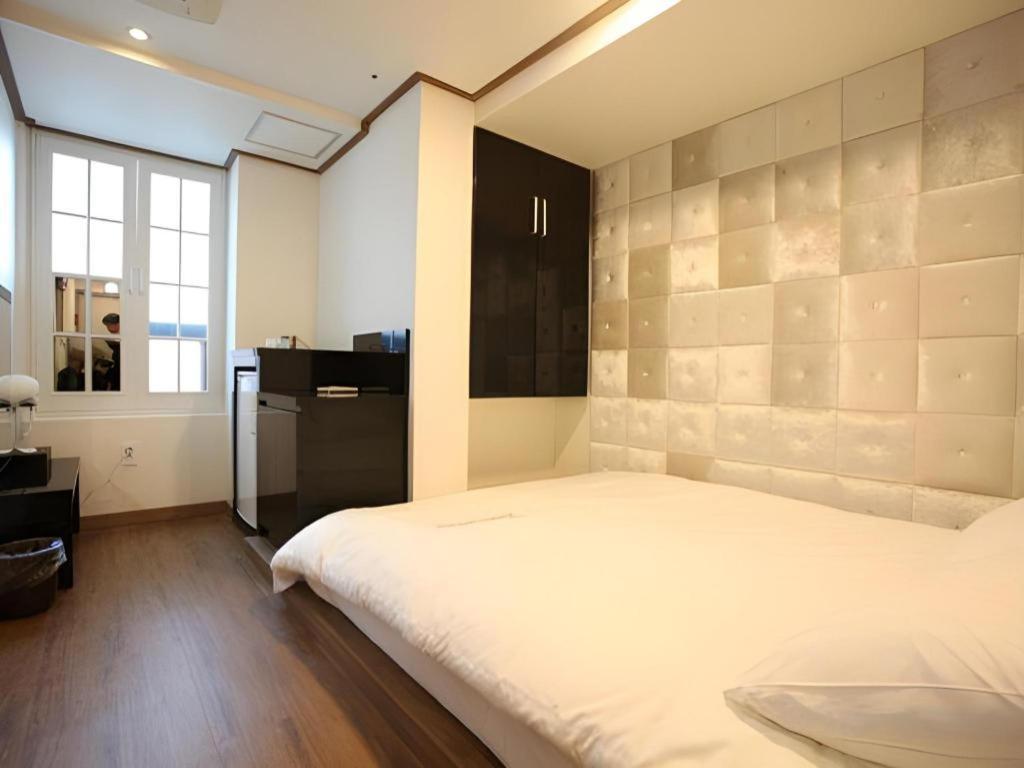 Myeongdong Mom House Hotel Seoul Exterior photo