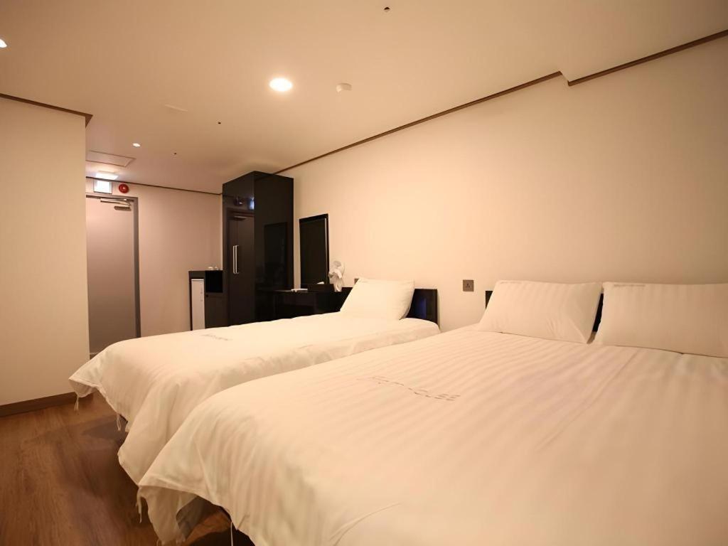 Myeongdong Mom House Hotel Seoul Exterior photo