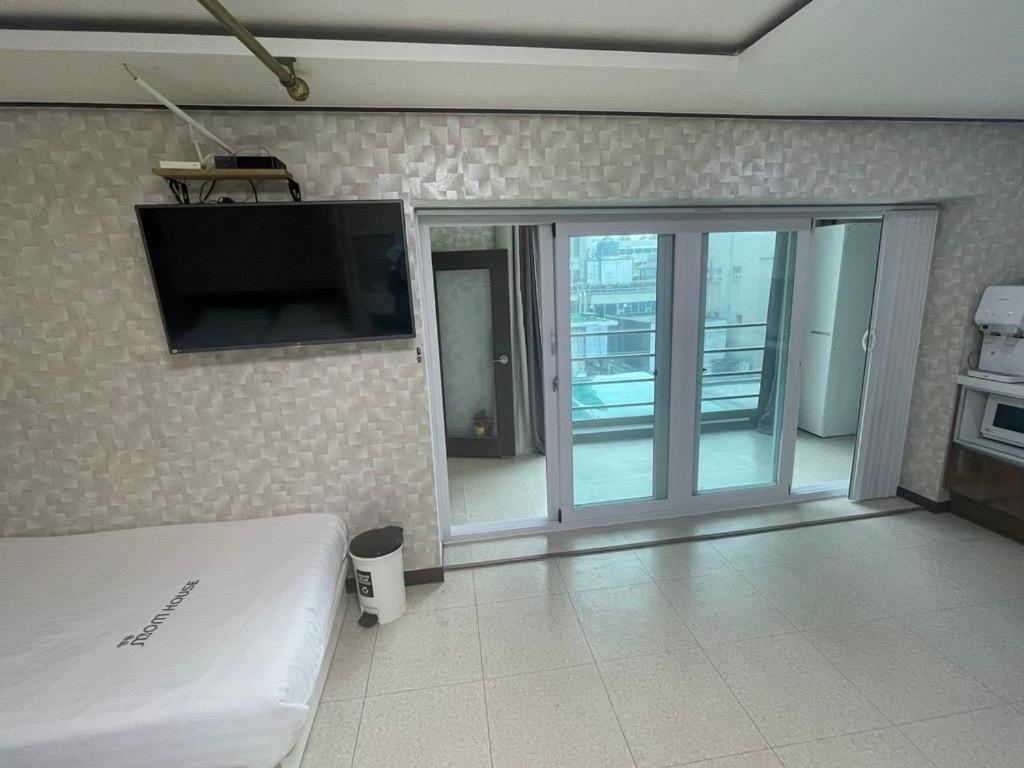 Myeongdong Mom House Hotel Seoul Exterior photo