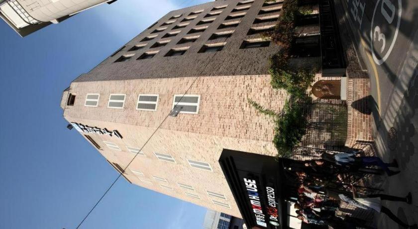 Myeongdong Mom House Hotel Seoul Exterior photo