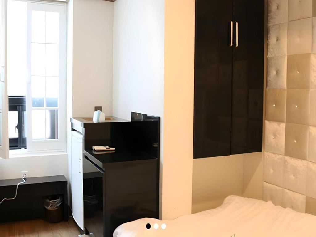 Myeongdong Mom House Hotel Seoul Exterior photo